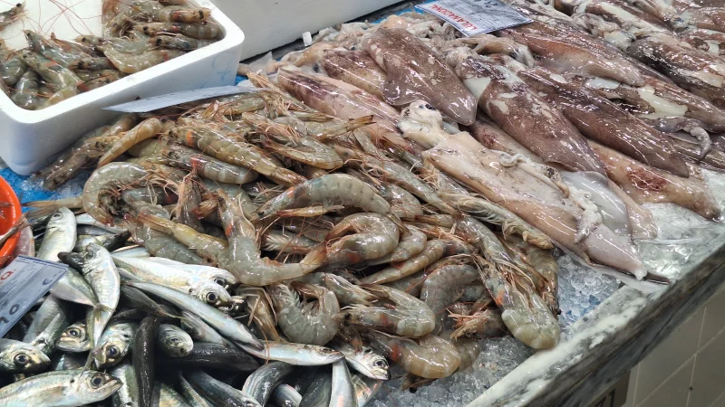 Olhão a traditional Portuguese market image 3